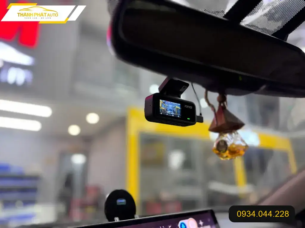 Chị Thảo lắp Camera hành trình cho Mazda 6 Quận 9 để an tâm di chuyển ảnh thực tế 4
