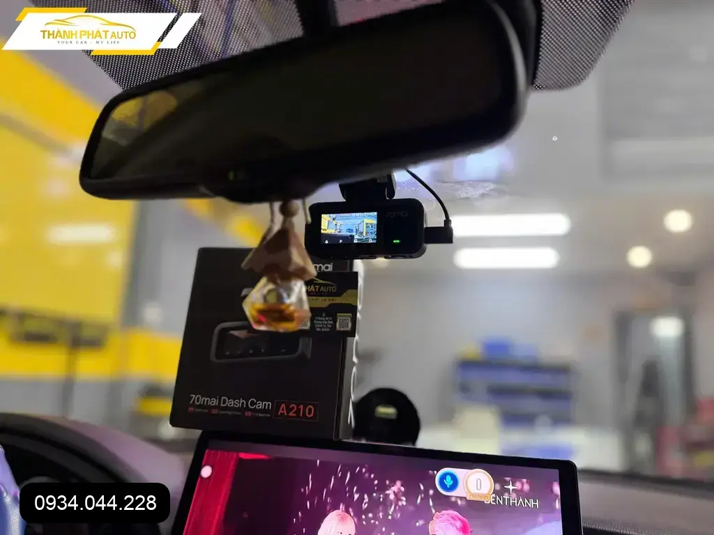 Chị Thảo lắp Camera hành trình cho Mazda 6 Quận 9 để an tâm di chuyển ảnh thực tế 5
