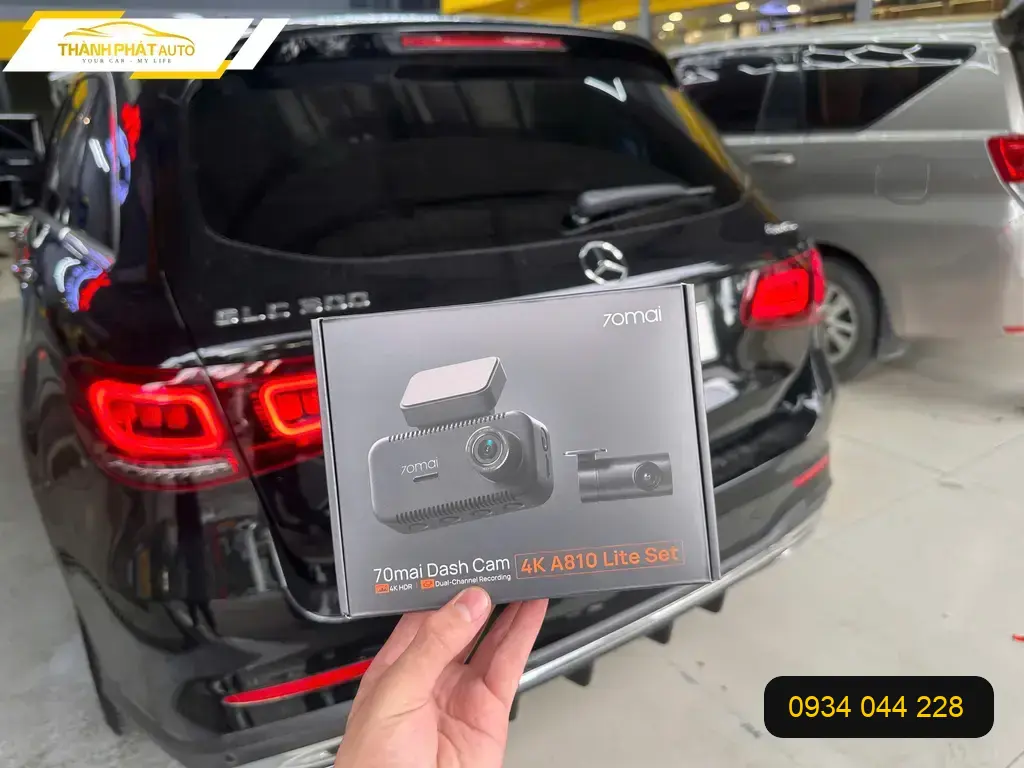 Anh Đạt lắp camera hành trình cho Mercedes GLC 300 tại Quận 9 để ghi lại hành trình an toàn ảnh thực tế 2