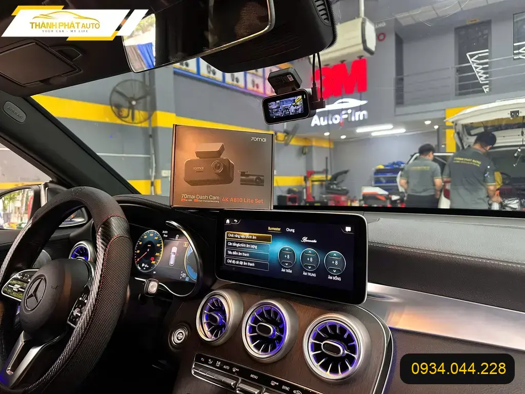 Anh Đạt lắp camera hành trình cho Mercedes GLC 300 tại Quận 9 để ghi lại hành trình an toàn ảnh thực tế 5
