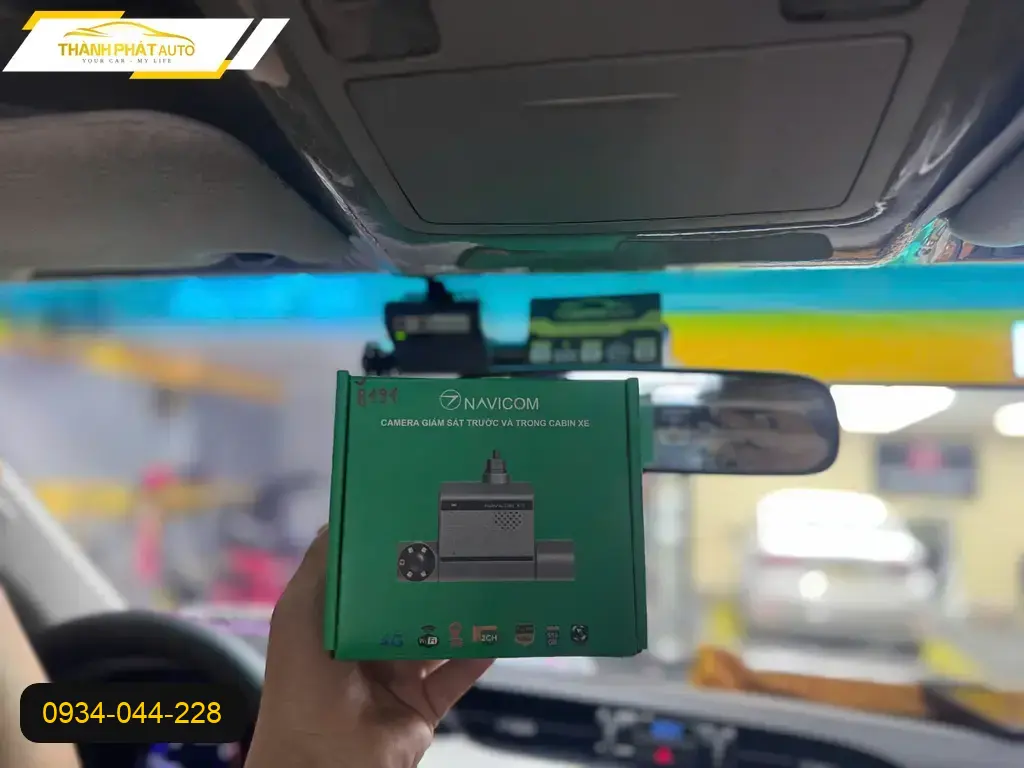 Camera Hành Trình Ô Tô Toyota Hilux 2023 - Trung Tâm Gắn Chính Hãng TPHCM