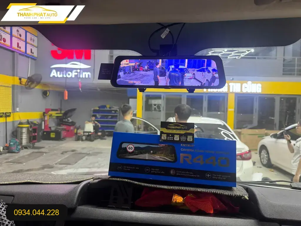 Anh Khang gắn Camera Vietmap R440 cho Ford Transit tại Quận 9 đảm bảo an toàn ảnh thực tế 2