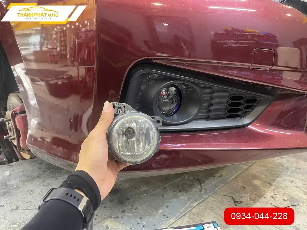 Anh Kiên lắp đèn F10 Turbo cho Honda City tại Quận 9 để tăng cường ánh sáng ban đêm