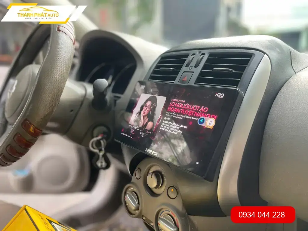 Cô Bích lắp màn hình Z18360 cho Nissan Sunny ở Quận 9 ảnh thực tế 4