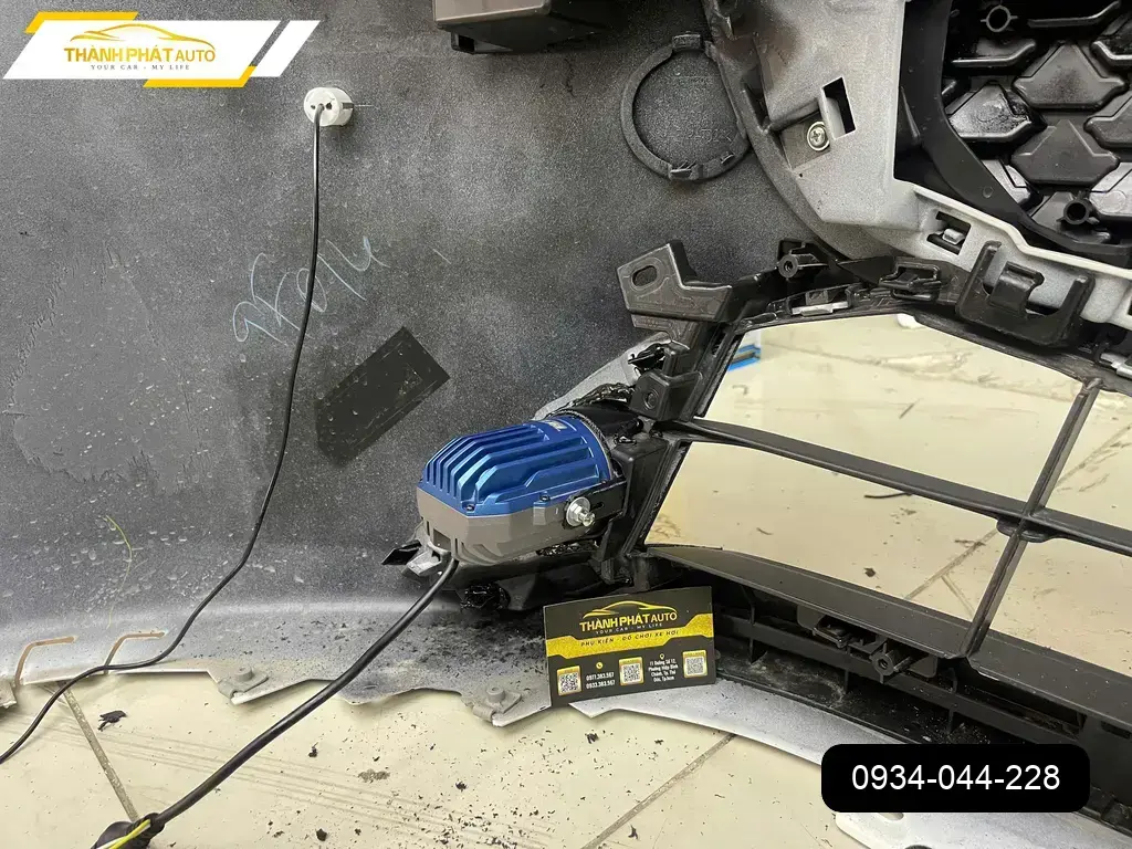 Anh Khôi độ Bi Gầm F10 Hyper 2.0 cho Mazda 2 AT tại Quận 9 cải thiện ánh sáng ảnh thực tế 2