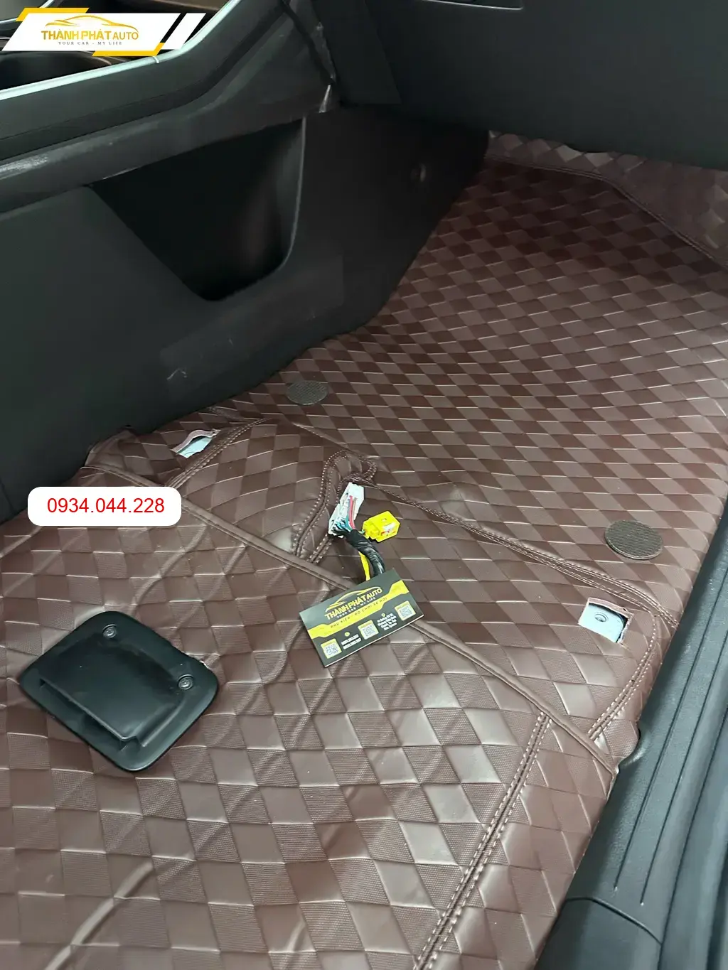 Thảm Lót Sàn Ô Tô Kia Carnival - Địa Chỉ Lắp Đặt Uy Tín TPHCM