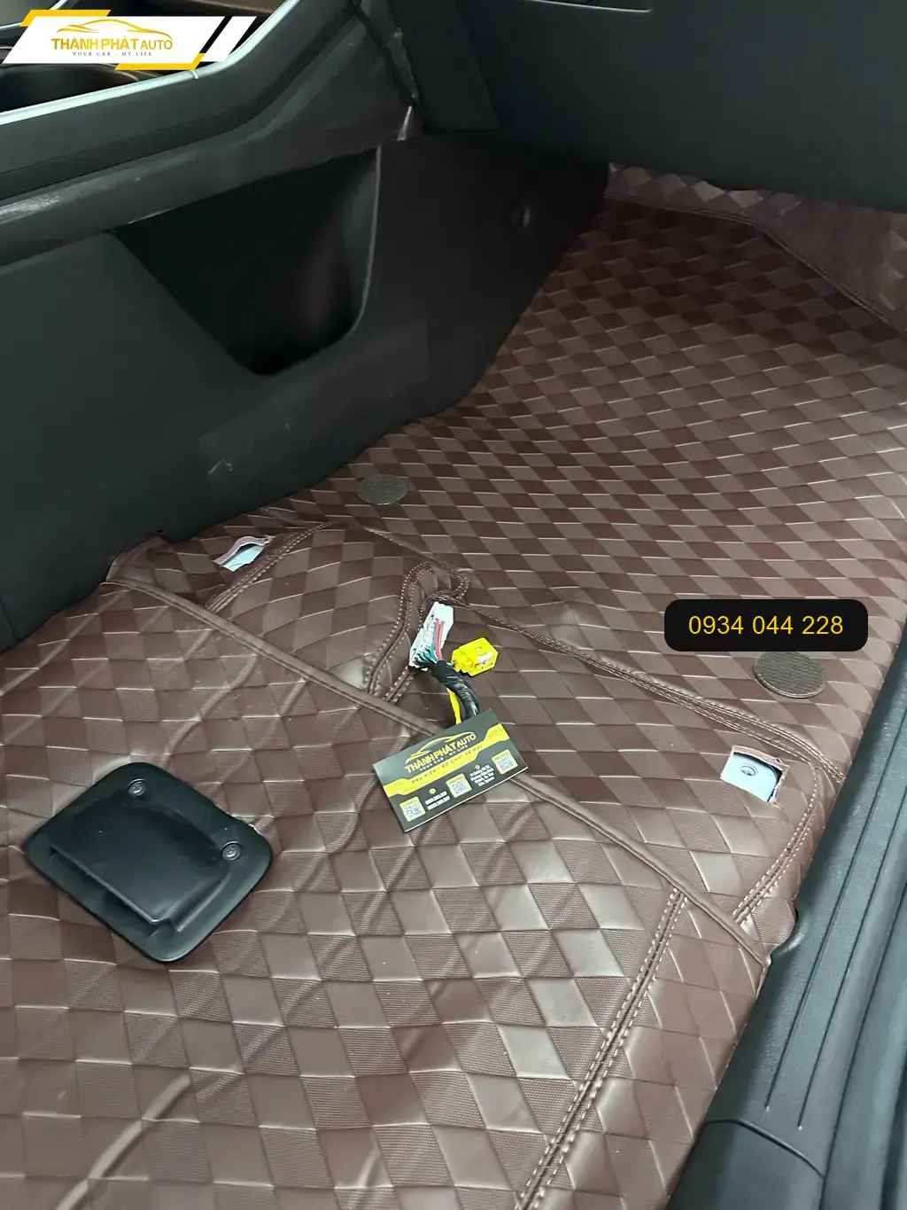 Thảm Lót Sàn Ô Tô Kia Carnival - Địa Chỉ Lắp Đặt Uy Tín Quận 6 TPHCM ảnh thực tế 2