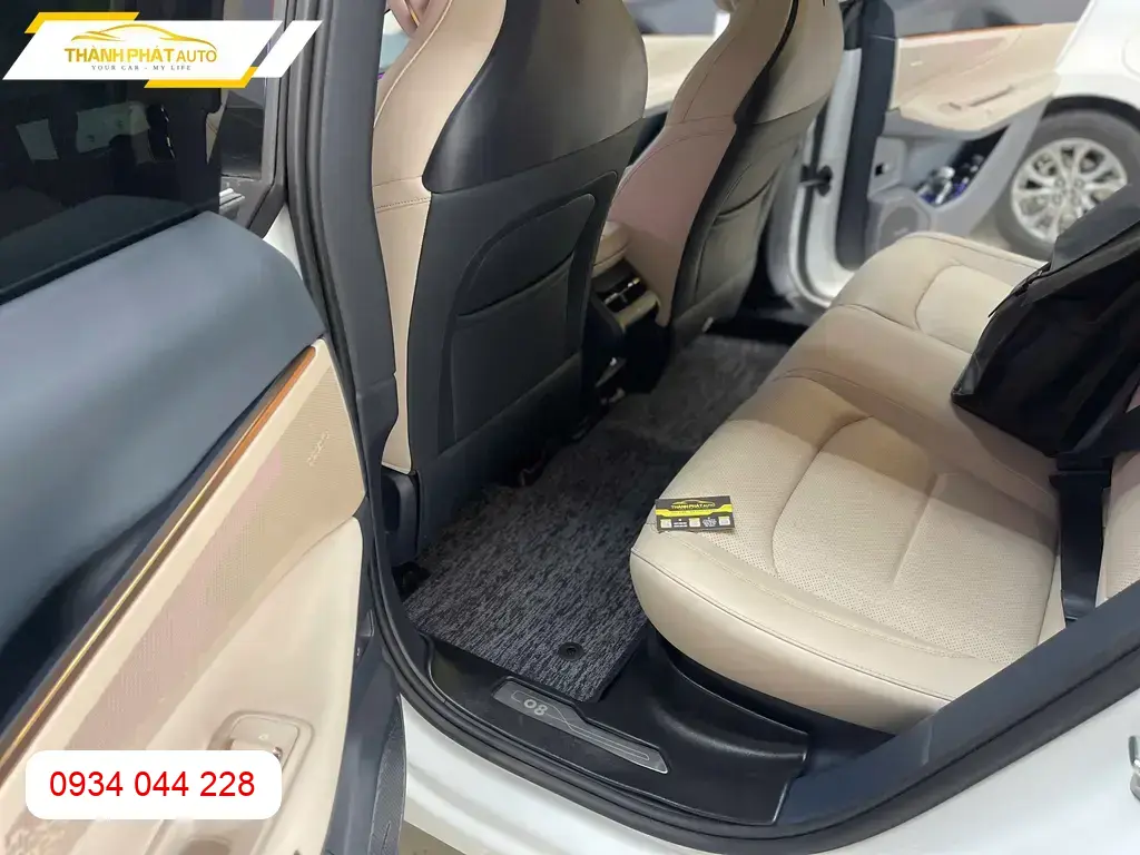 Thảm Lót Sàn Ô Tô Link&Co 08 - Địa Chỉ Lắp Đặt Chính Hãng TPHCM