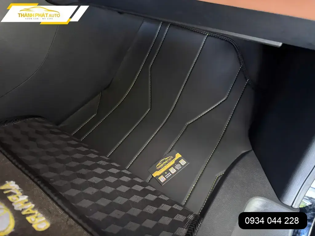 Thảm Lót Sàn Ô Tô Toyota Alphard - Địa Chỉ Lắp Đặt Uy Tín TPHCM