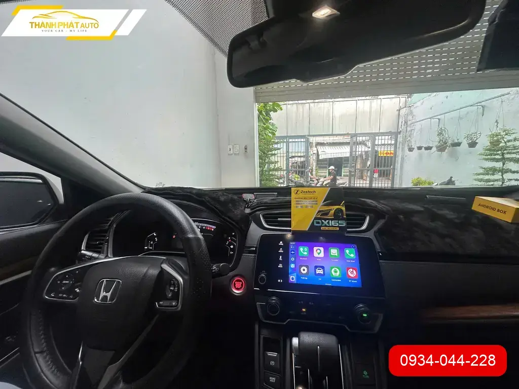 Chị Liên lắp Android box ô tô cho Mazda CX-5 tại Quận Thủ Đức để giải trí khi chờ đón con