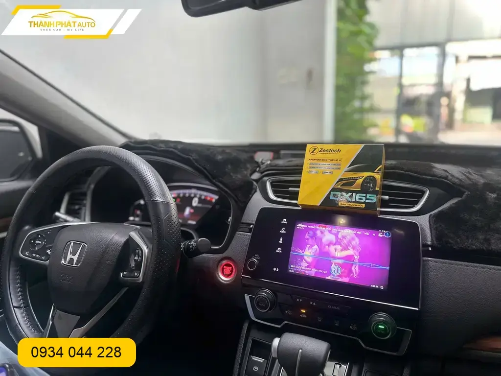 Chị Liên lắp Android box ô tô cho Mazda CX-5 tại Quận Thủ Đức để giải trí khi chờ đón con ảnh thực tế 4