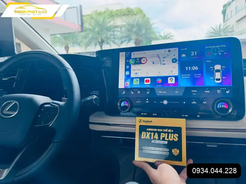 Chị Thuỷ lắp Android Box ô tô Lexus RX350 tại Thủ Đức xem YouTube, bản đồ ảnh thực tế 3