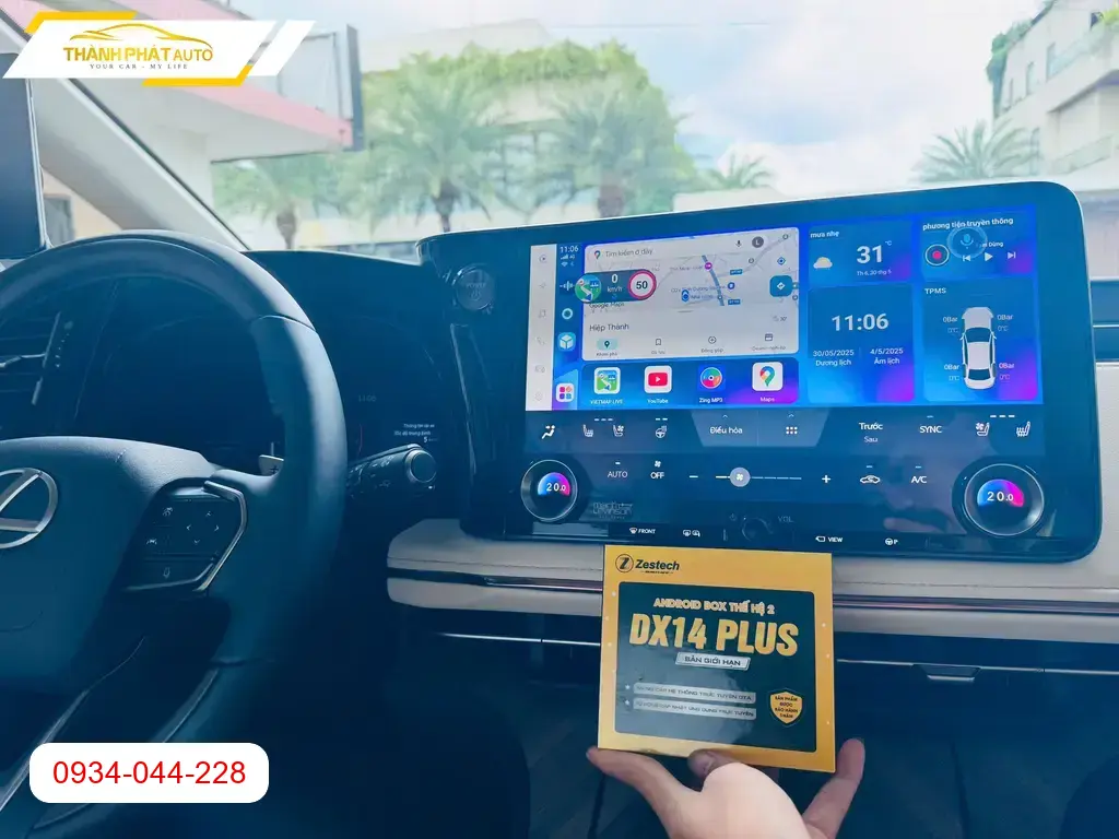 Chị Thuỷ lắp Android Box ô tô Lexus RX350 tại Thủ Đức xem YouTube, bản đồ ảnh thực tế 4