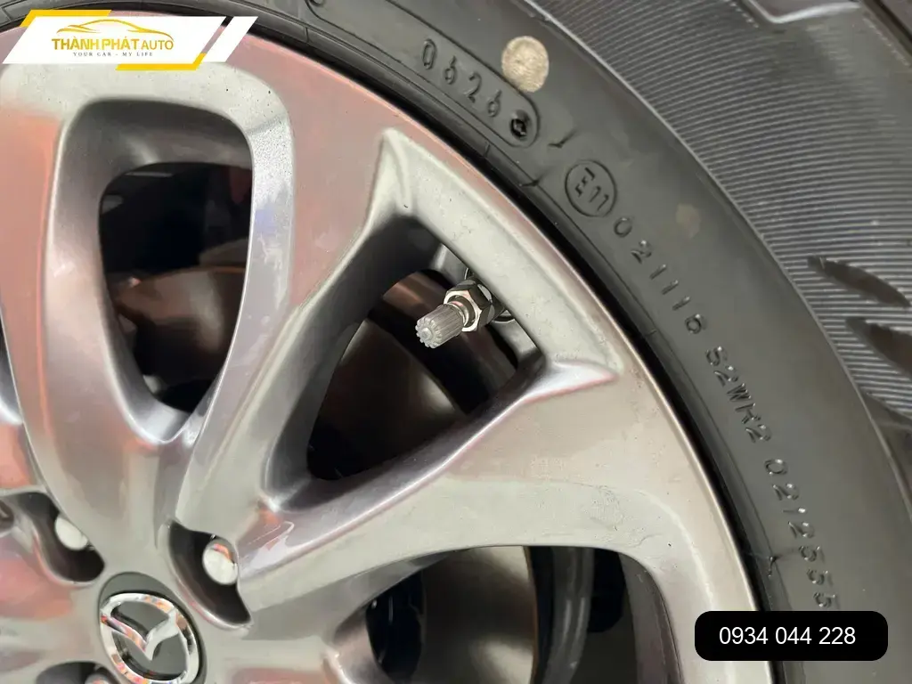 Anh Thành lắp áp suất lốp ô tô cho Mazda 3 tại Quận 12 để đảm bảo an toàn ảnh thực tế 3