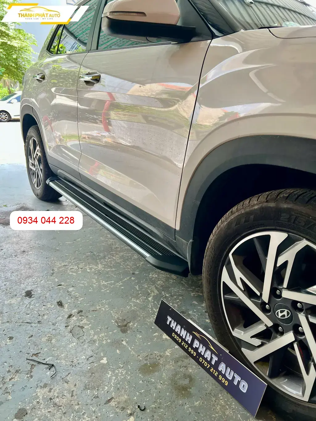 Anh Khang lắp bậc bước chân cho Hyundai Creta tại Thủ Đức tiện lên xuống