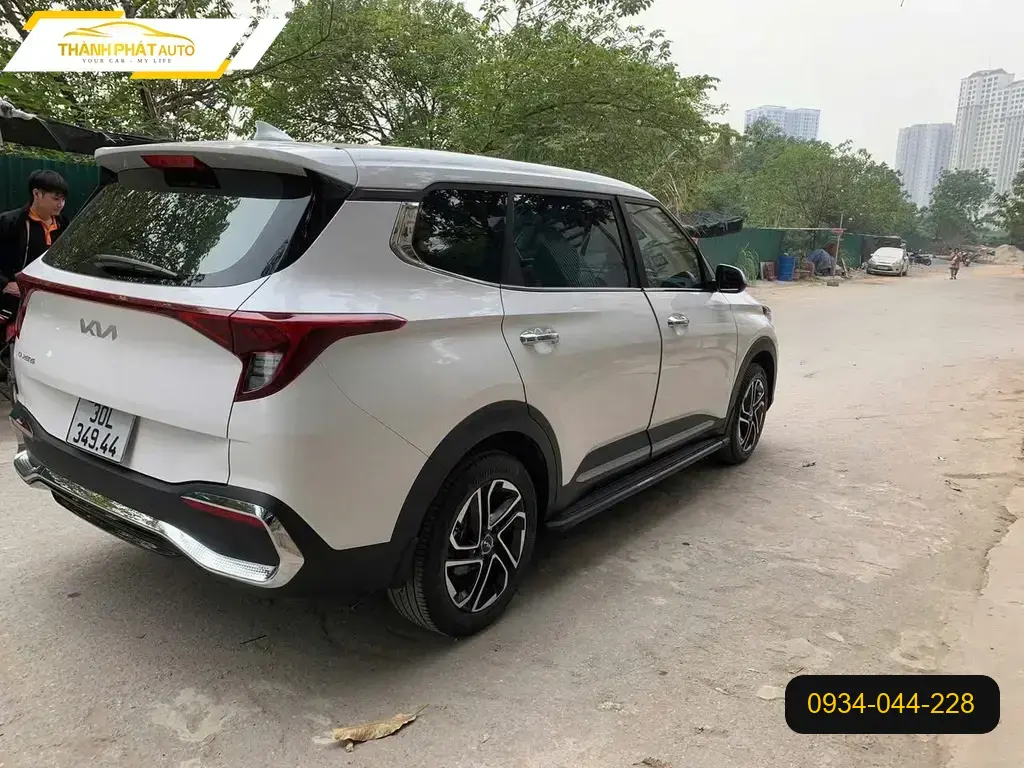 Anh Khải lắp Bậc Bước cho Kia Carens Quận 12 để việc lên xuống xe thuận tiện hơn ảnh thực tế 4