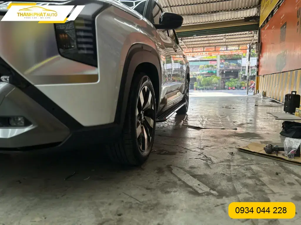 Anh Khải lắp bậc bước xe ô tô Honda CRV tại Thủ Đức giúp lên xuống dễ dàng