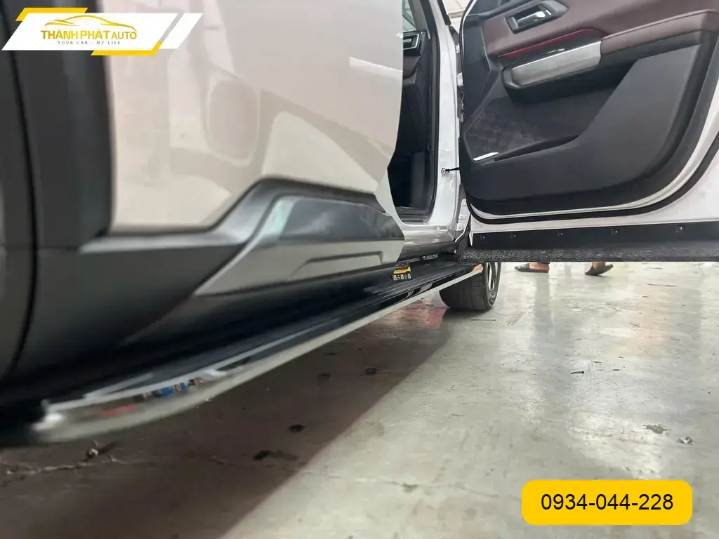 Anh Khải lắp bậc bước xe ô tô Honda CRV tại Thủ Đức giúp lên xuống dễ dàng ảnh thực tế 5