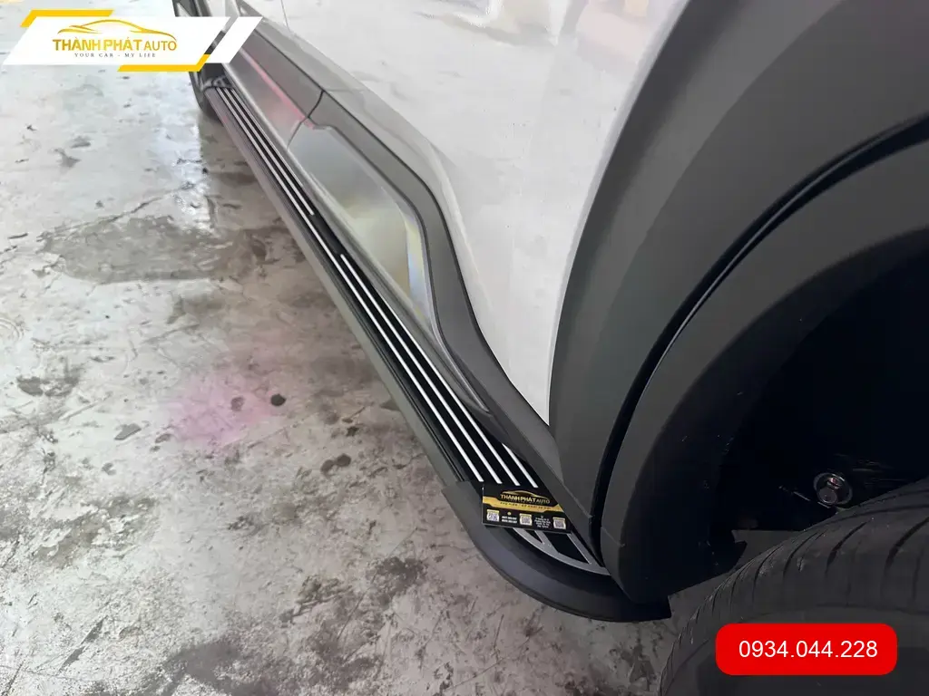 Anh Khánh lắp bậc bước xe ô tô Ford Everest tại Thủ Đức để tiện lên xuống xe hơn ảnh thực tế 3