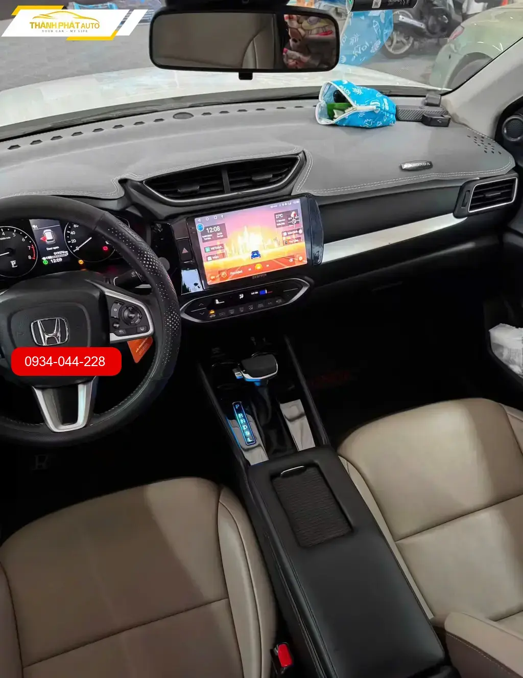 Anh Minh lắp Bệ tỳ tay BRV Honda BR-V tại Thủ Đức giúp lái thoải mái ảnh thực tế 5