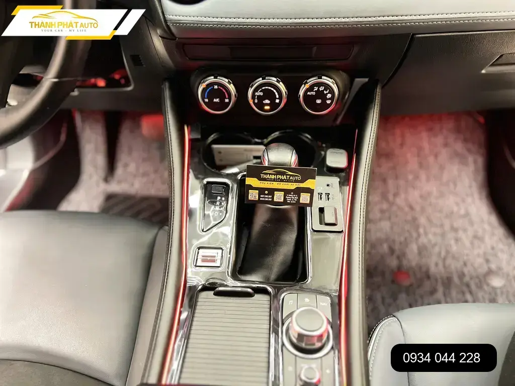 Chị Thư lắp bệ tỳ tay ô tô Toyota Vios tại Quận Thủ Đức để đỡ mỏi tay ảnh thực tế 3