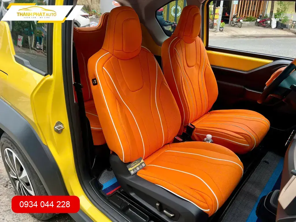 Anh Quang bọc ghế da VinFast VF3 tại Quận 12 để nội thất mới mẻ và dễ vệ sinh hơn ảnh thực tế 5