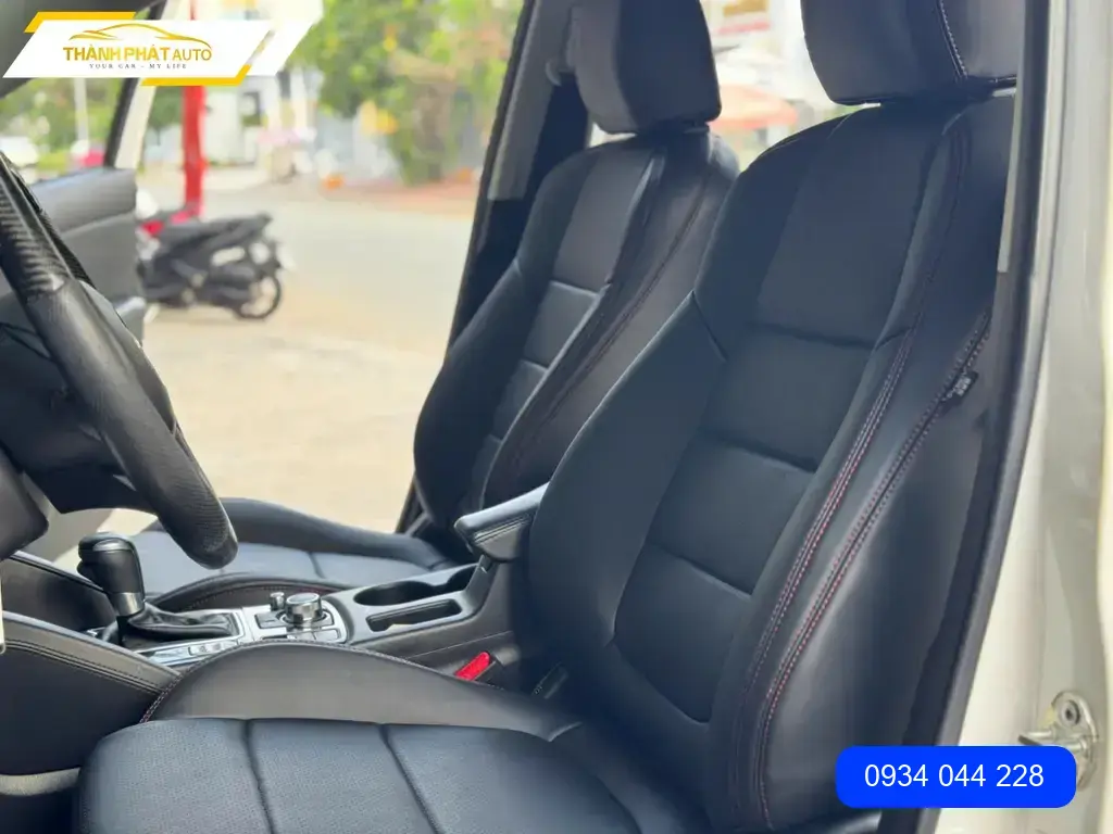 Anh Đạt bọc ghế da Mazda CX5 tại Quận 12 vì ghế cũ đã sờn rách ảnh thực tế 3