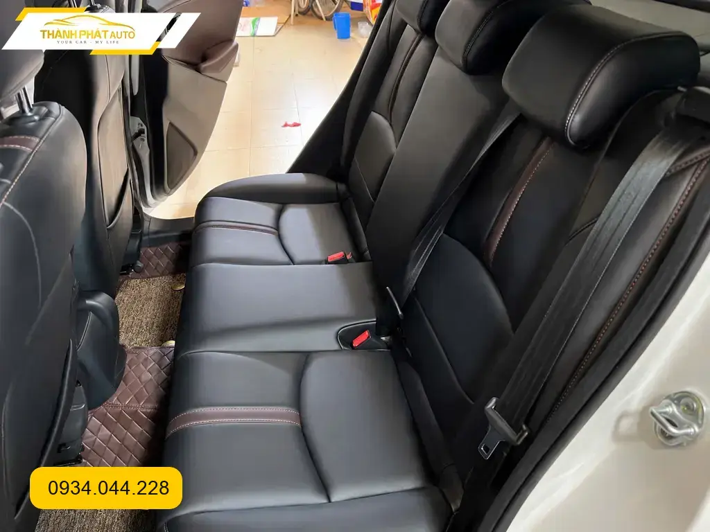 Anh Quốc Anh bọc ghế da Nappa ô tô Hyundai Accent tại Quận 12 để tăng thẩm mỹ