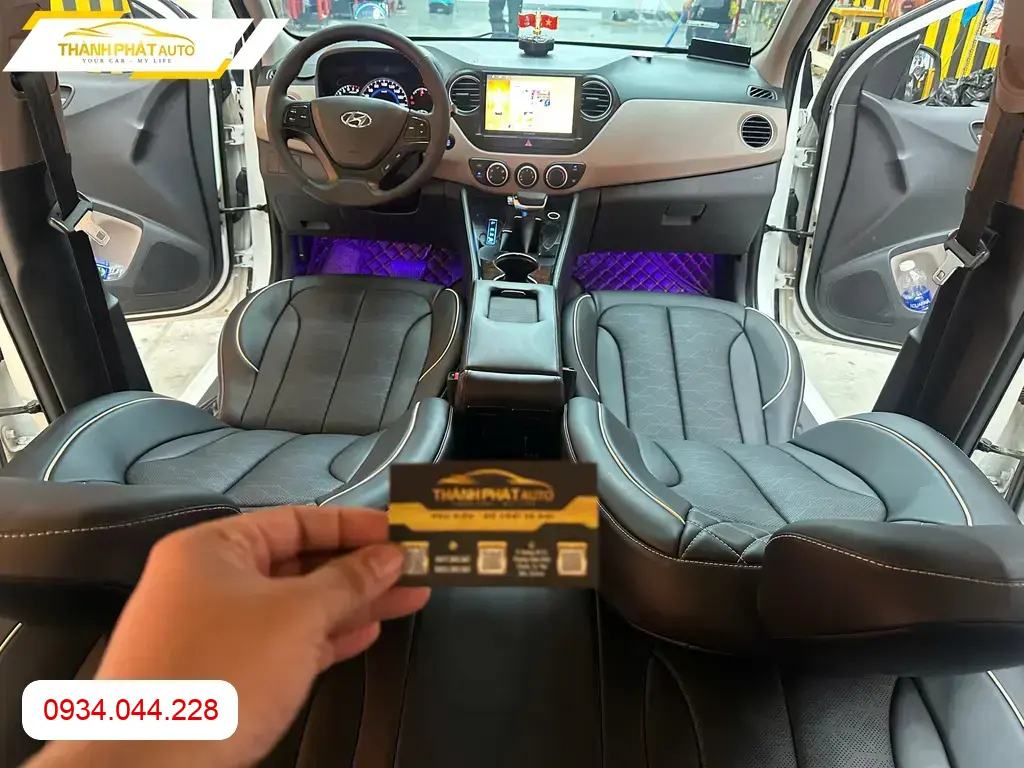 Anh Khải Vinh bọc ghế da ô tô Hyundai Santa Fe tại Quận 12 vì ghế cũ sờn rách