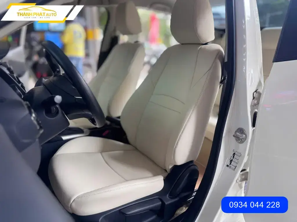 Chị Thảo Nguyên bọc ghế da ô tô Mazda 2 tại Quận Thủ Đức để nâng tầm không gian xe ảnh thực tế 2