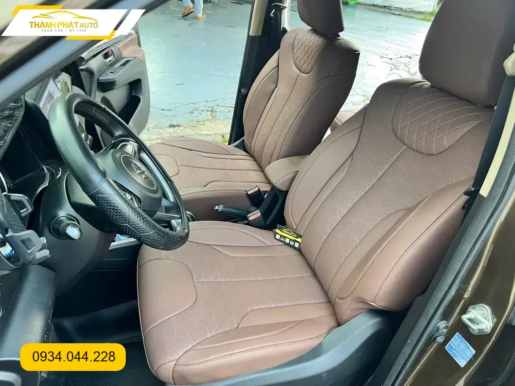 Cô Thanh bọc ghế da Hyundai Accent Quận 12 nội thất xe sang trọng hơn ảnh thực tế 3