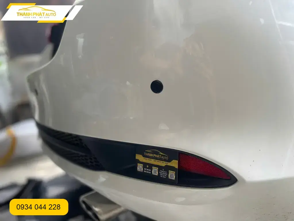 Chị Thanh lắp cảm biến va chạm 6 mắt ô tô Hyundai Creta tại Quận 12