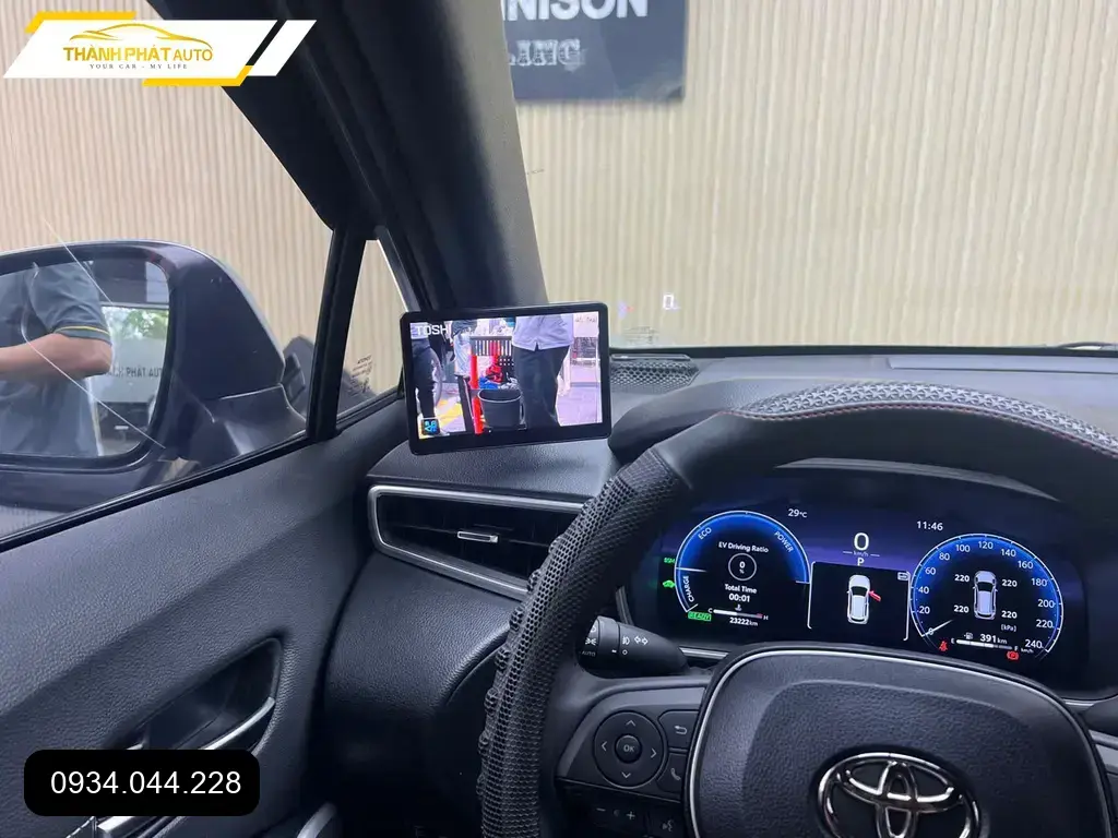 Anh Trường lắp Cam Gương 2 Bên Corolla Cross ở Thủ Đức, lái xe an toàn hơn