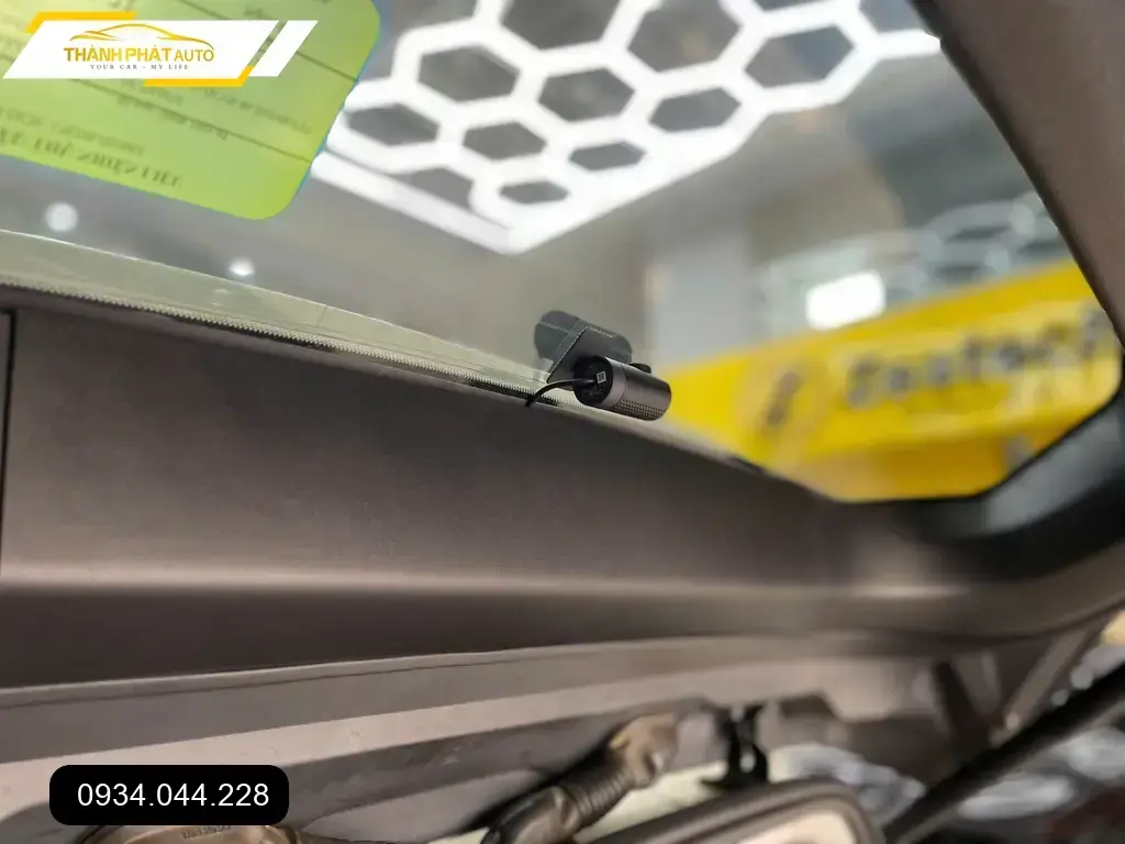 Anh Khang lắp cam hành trình 70mai cho Peugeot 3008 tại Quận 12