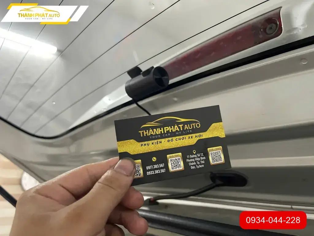 Chú Sơn lắp Cam hành trình A210 cho Avanza tại Quận 12