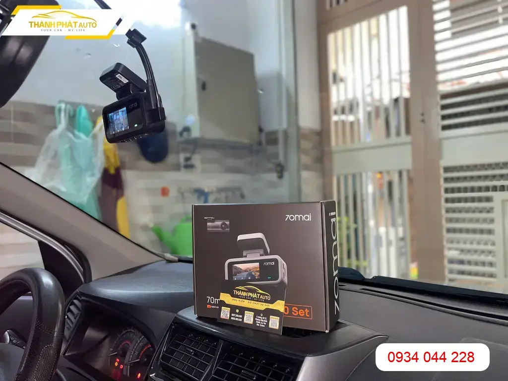 Chú Sơn lắp Cam hành trình A210 cho Avanza tại Quận 12 ảnh thực tế 2