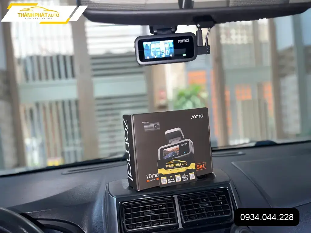 Chú Sơn lắp Cam hành trình A210 cho Avanza tại Quận 12 ảnh thực tế 4