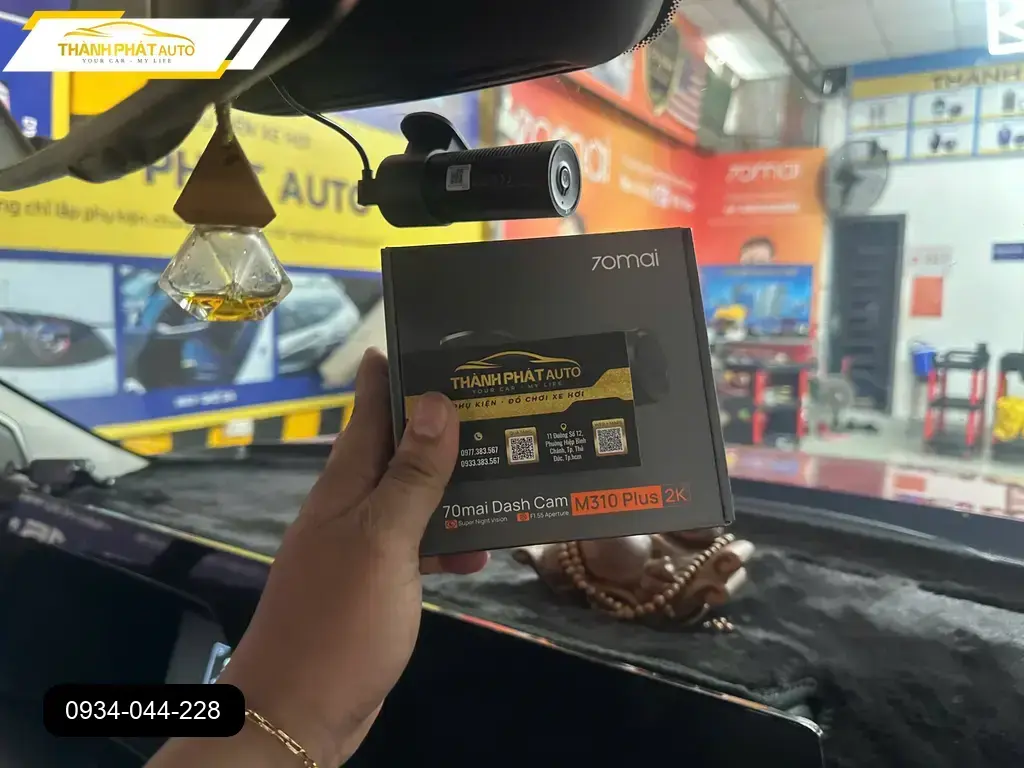 Anh Minh lắp Cam hành trình ô tô 70mai cho Kia Sorento tại Quận 12