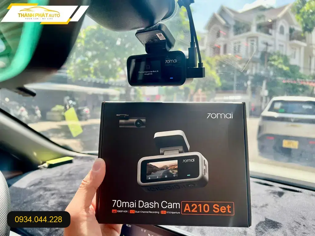 Anh Kiên lắp Cam Hành Trình Ô Tô cho VinFast Fadil tại Quận 9 ảnh thực tế 2