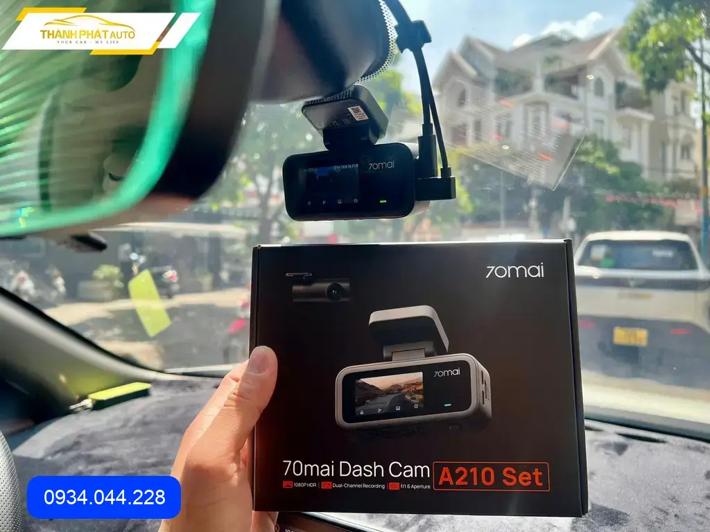 Anh Kiên lắp Cam Hành Trình Ô Tô cho VinFast Fadil tại Quận 9 ảnh thực tế 4