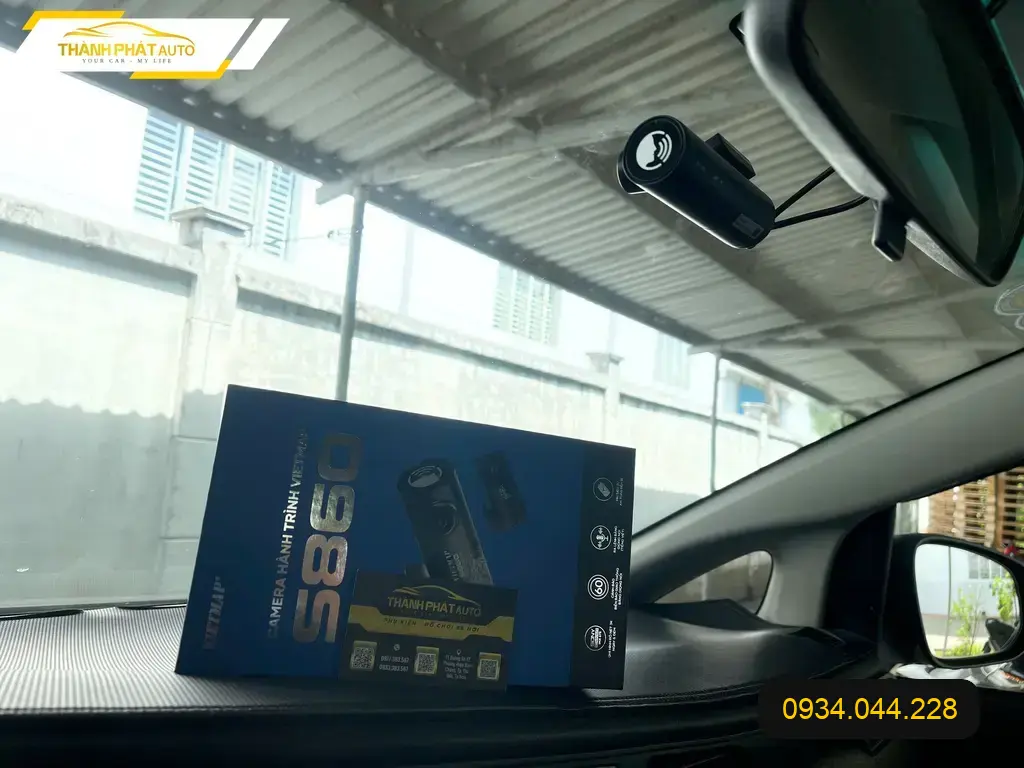 Anh Tấn lắp cam hành trình xe hơi Mazda CX-5 ở Thủ Đức để an tâm lái xe