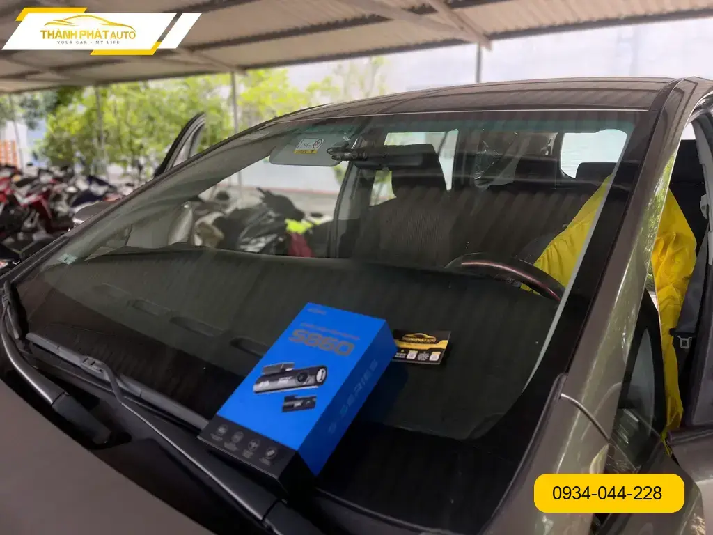 Anh Tấn lắp cam hành trình xe hơi Mazda CX-5 ở Thủ Đức để an tâm lái xe ảnh thực tế 4