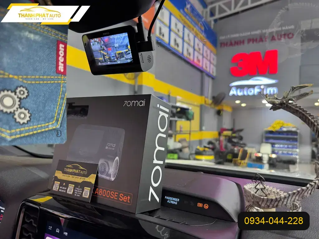 Anh Lâm lắp camera hành trình Ford Everest Quận 12 sau khi gặp sự cố va chạm nhẹ ảnh thực tế 5
