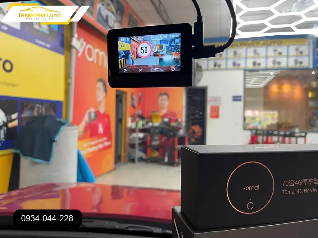 Chị Hằng lắp camera hành trình ô tô Honda CRV tại Quận 12 ảnh thực tế 2