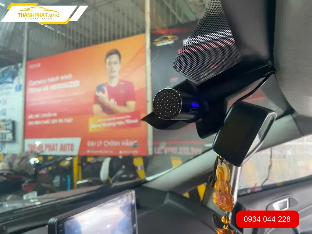 Anh Dũng lắp camera hành trình ô tô Ford Everest tại Quận 12 ảnh thực tế 2