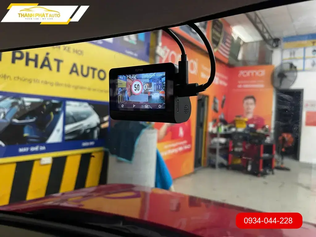 Chị Hằng lắp camera hành trình ô tô Honda CRV tại Quận 12 ảnh thực tế 3