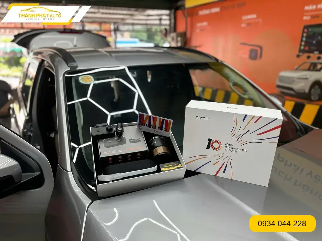 Anh Minh lắp camera hành trình ô tô Honda CRV tại Thủ Đức tránh phạt nguội