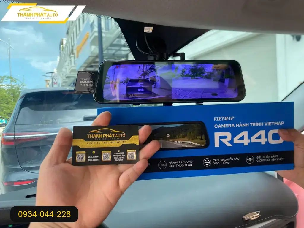 Chị Thùy lắp Camera Hành Trình Ô Tô VinFast VF2 Quận 9 an toàn