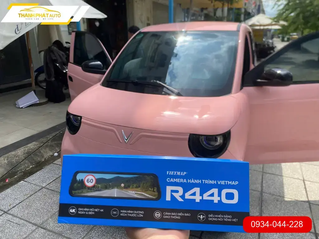 Chị Thùy lắp Camera Hành Trình Ô Tô VinFast VF2 Quận 9 an toàn ảnh thực tế 3