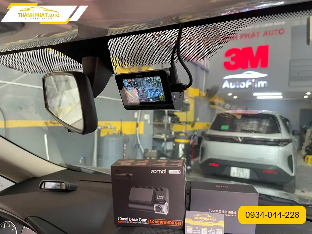 Anh Thành lắp camera hành trình ô tô cho Ford Ecosport tại Quận 9 đề phòng va chạm ảnh thực tế 4